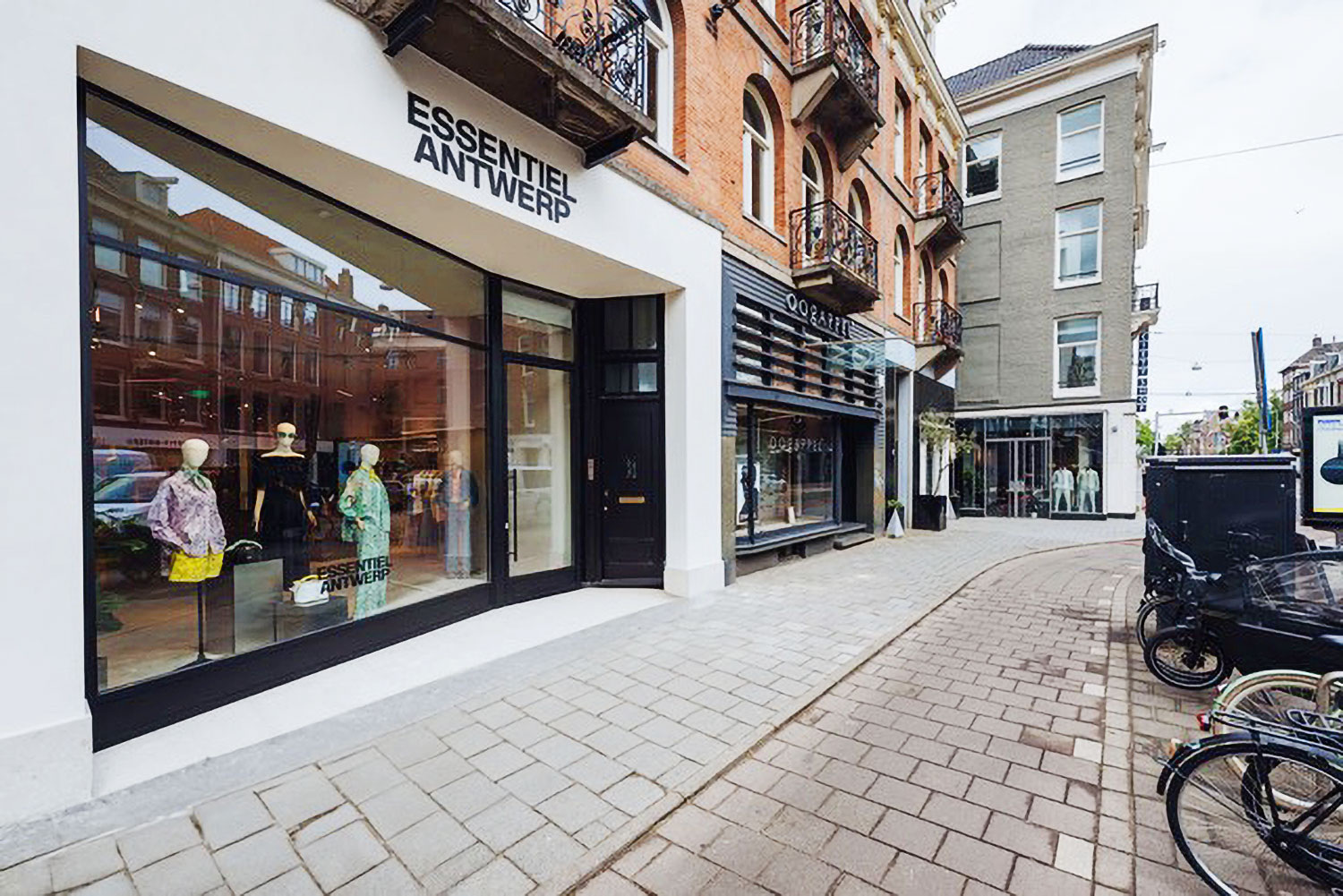 WCYS_Essentiel-Antwerp-Amsterdam-front