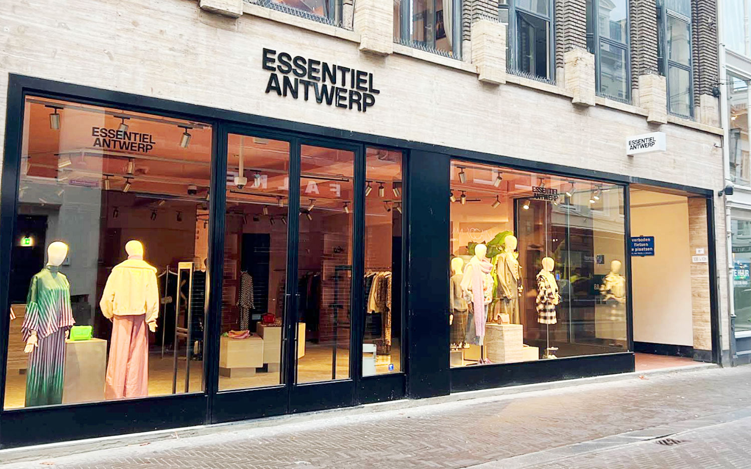 WCYS_Essentiel-Antwerp-Den-Haag-front